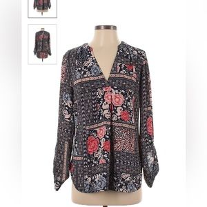 SOHO New York & company jeans floral long sleeve blouse. Size M